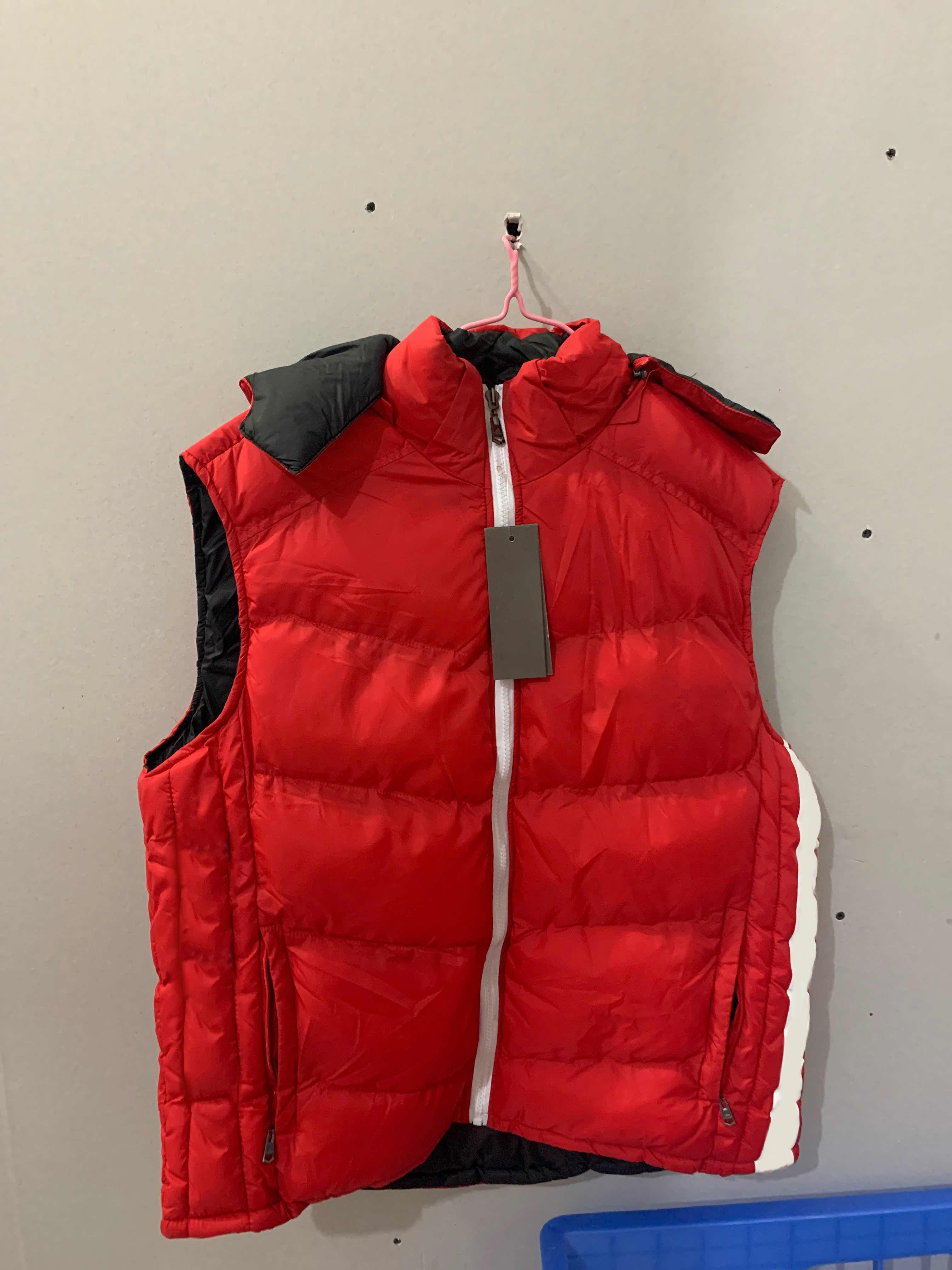 3 Stripes Men Down Vests for Men Brand Vest Waistcoat Winter Coat with Tags Hat Detachable Sleeveless Outdoor Jacket AB Wear Clothing, Blue
3 Stripes Men Down Vests for Men Brand Vest Waistcoat Winter Coat with Tags Hat Detachable Sleeveless Outdoor Jacket AB Wear Clothing, Blue