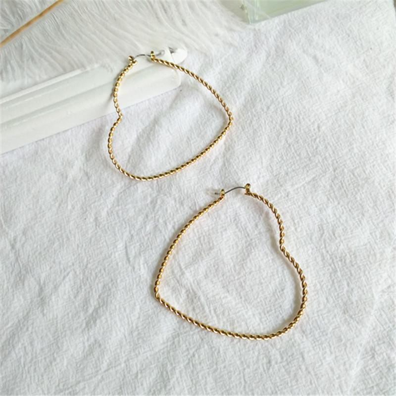Exaggerated Big Size Heart Hoop Earrings Alloy Lovely Unique Party Jewelry Fashion Women Earrings Night Club Hoop 
Exaggerated Big Size Heart Hoop Earrings Alloy Lovely Unique Party Jewelry Fashion Women Earrings Night Club Hoop
