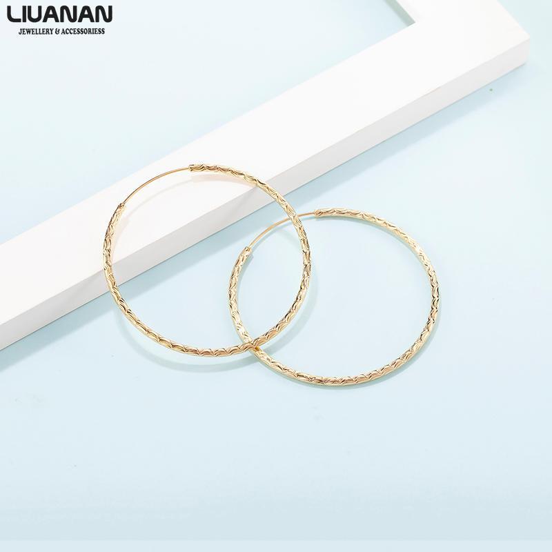 2pcs/set Chic Geometric Big Hoop Earrings Gold Hoop Earrings for Women Copper Gold Plated Gift For Girl 50mm diameter1, Golden;silver
2pcs/set Chic Geometric Big Hoop Earrings Gold Hoop Earrings for Women Copper Gold Plated Gift For Girl 50mm diameter1, Golden;silver
