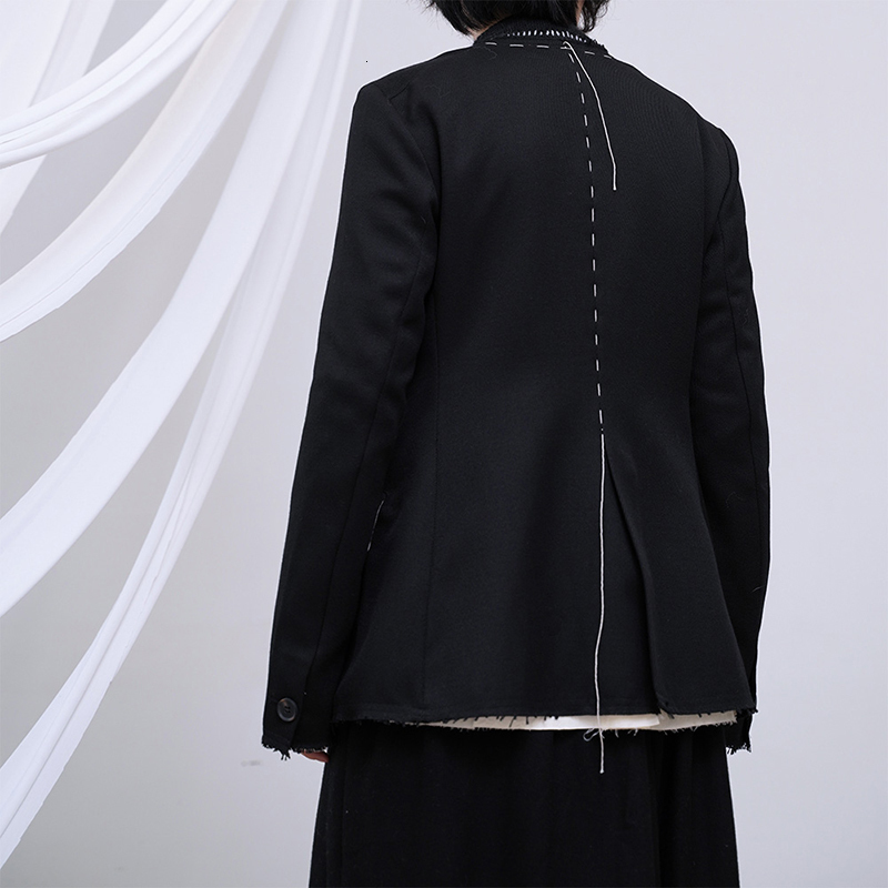 EAM Loose Fit Black Line Split Joint Short Jacket Lapel Long Sleeve Women Coat Fashion Spring Autumn 1M749 201017