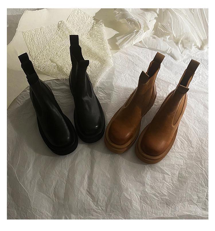 2020 winter round head elastic band rubber sole mid-heel cowhide motorcycle boots fashion platform sole handsome female short, Black
2020 winter round head elastic band rubber sole mid-heel cowhide motorcycle boots fashion platform sole handsome female short, Black