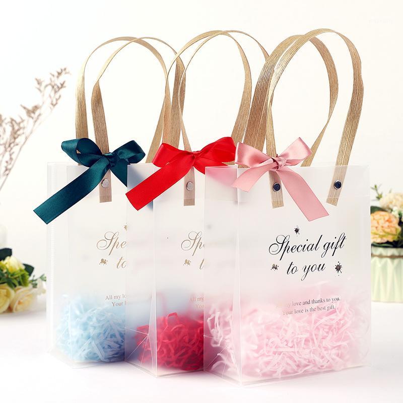 2pcs Gift Bag Gift Bag Transparent Handbag Wedding Partner Handbag for Girlfriends Wedding Candies Box1
2pcs Gift Bag Gift Bag Transparent Handbag Wedding Partner Handbag for Girlfriends Wedding Candies Box1
