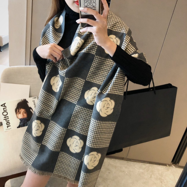 New fashion Brand designer scarf luxury cashmere men and women designed a full set of high quality printed short beard scarf size 180*65cmDD
New fashion Brand designer scarf luxury cashmere men and women designed a full set of high quality printed short beard scarf size 180*65cmDD