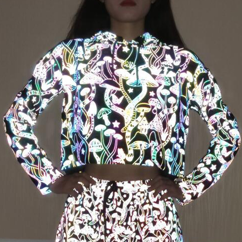 Glowing Hip Pop Streetwear Mushroom Pattern Women Pullover Reflective Hoodies Long Sleeve Casual Sweatshirt Night Shiny Crop Top Y200706, Black
Glowing Hip Pop Streetwear Mushroom Pattern Women Pullover Reflective Hoodies Long Sleeve Casual Sweatshirt Night Shiny Crop Top Y200706, Black
