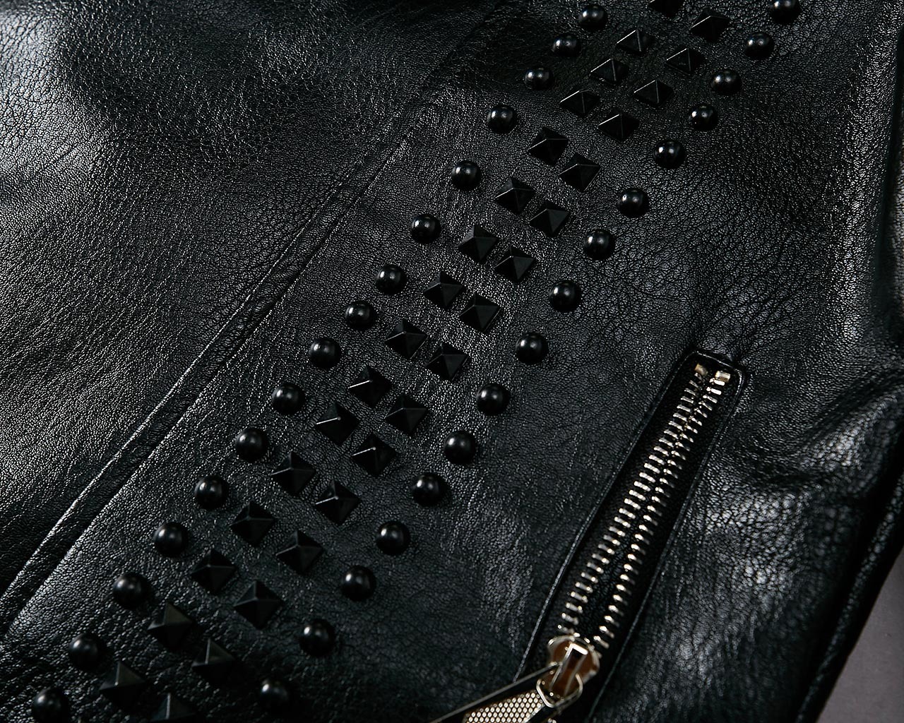 Rivets PU Jackets Men Black Slim Turn-down Neck Zipper Full Streetwear Motorcycle Faux Leather Coats Casacas Para Hombre 201218