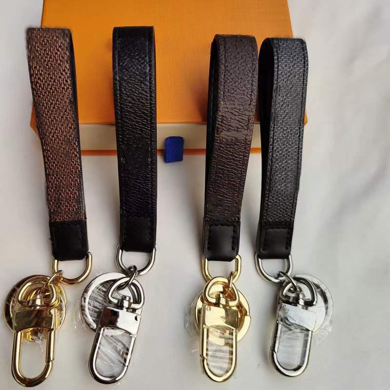 Designer Key chain Buckle lovers Car Keychain 4 Color Classic Handmade Leather Designers Keychains Men Women Bag Pendant Accessories 2022, Silver
Designer Key chain Buckle lovers Car Keychain 4 Color Classic Handmade Leather Designers Keychains Men Women Bag Pendant Accessories 2022, Silver