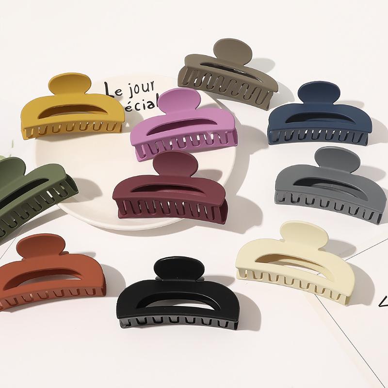 Girls Hollow Geometric Matte 1Pcs Large Size Frosted Hair Geometric Hairpin Hair Clamps Banana Grips Accessories
Girls Hollow Geometric Matte 1Pcs Large Size Frosted Hair Geometric Hairpin Hair Clamps Banana Grips Accessories