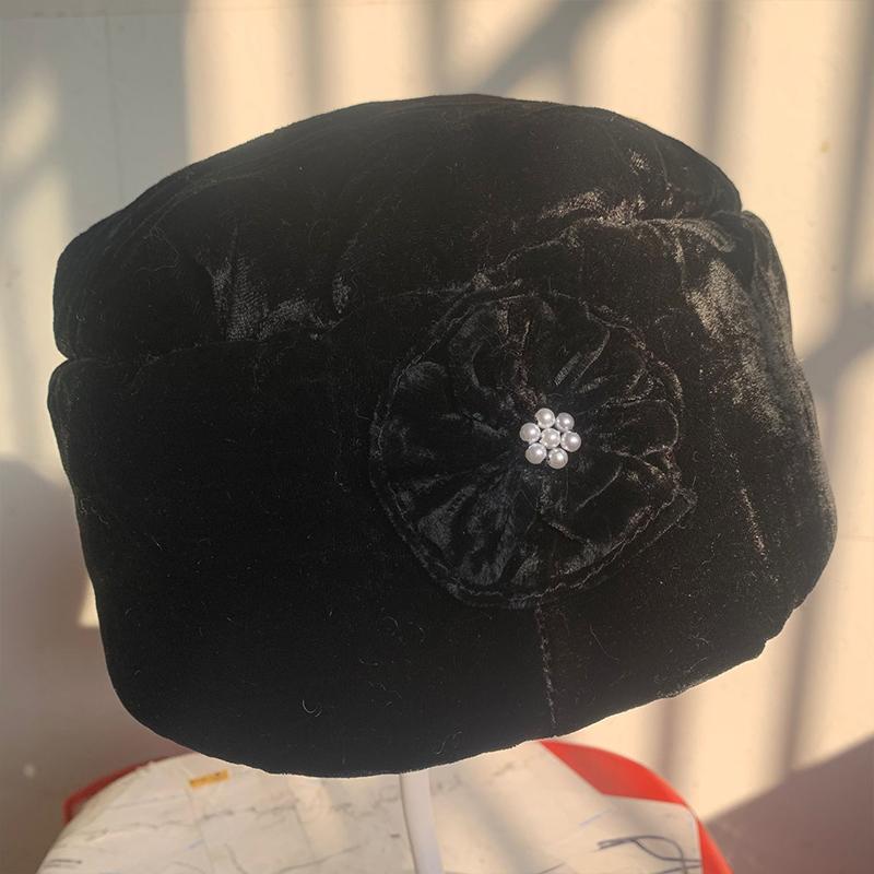 Beanie/Skull Caps RUHAO Middle-aged Women's Knitted Beanies Hats Elegant Women Winter Hat Flowers Lady Headgear Warm, Black
Beanie/Skull Caps RUHAO Middle-aged Women's Knitted Beanies Hats Elegant Women Winter Hat Flowers Lady Headgear Warm, Black