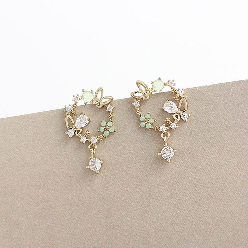 Charm Crystal Hollow Butterfly Small Circle Earrings Cute Tiny Flower Girlfriend Korean Fashion Earrings for Women Party Jewelry
Charm Crystal Hollow Butterfly Small Circle Earrings Cute Tiny Flower Girlfriend Korean Fashion Earrings for Women Party Jewelry
