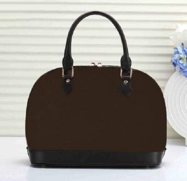 Dropshipping ALMA BB shell bag women patent leather flower Embossed shoulder bags with lock crossbody bag handbags, Red
Dropshipping ALMA BB shell bag women patent leather flower Embossed shoulder bags with lock crossbody bag handbags, Red