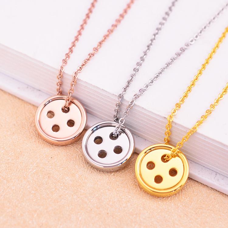 Fashion trend button necklace short clavicle creative birthday gift necklaces for women men love necklace jewelry
Fashion trend button necklace short clavicle creative birthday gift necklaces for women men love necklace jewelry