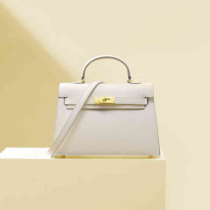 Herme 2021 high end leather women's second generation Mini Bag portable One Shoulder Messenger cow, White 25
Herme 2021 high end leather women's second generation Mini Bag portable One Shoulder Messenger cow, White 25