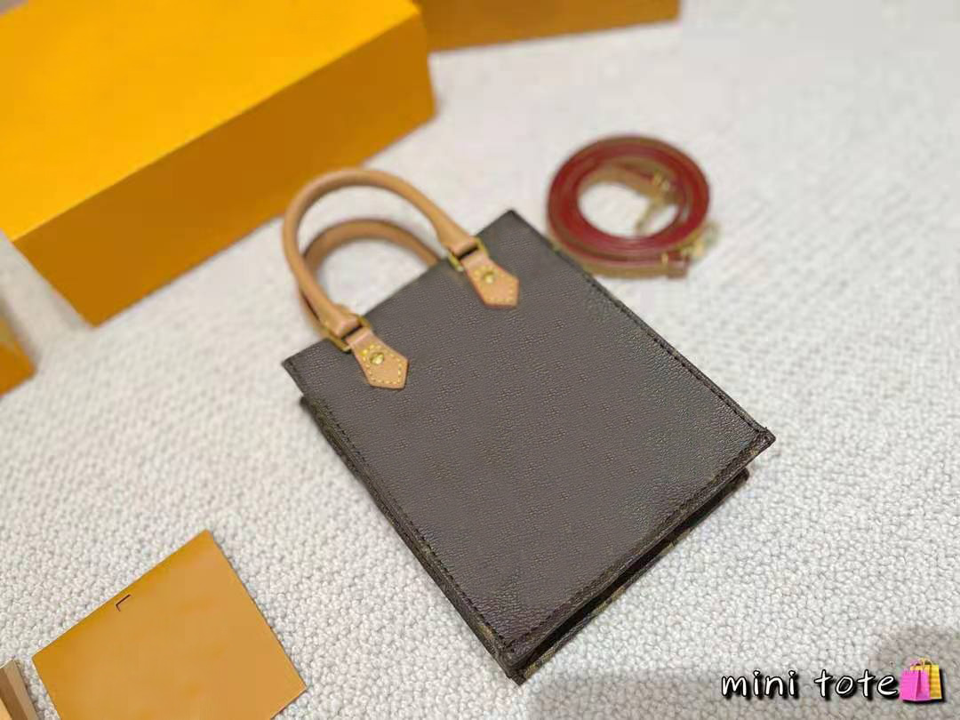 Mini classic designer handbag brand handbag fashion high quality high quality printed shoulder bag handbag lady shopping bag free
Mini classic designer handbag brand handbag fashion high quality high quality printed shoulder bag handbag lady shopping bag free