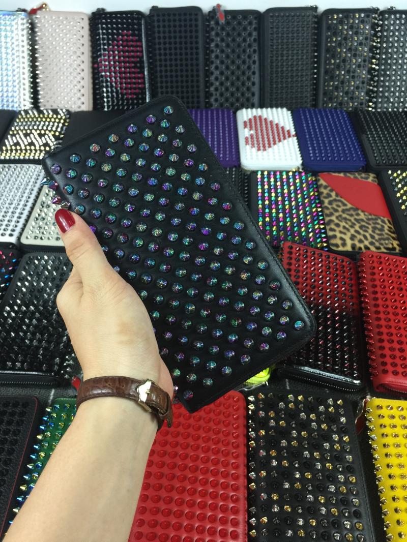Women Men Wallets Panelled Spiked Clutch Bags Patent Real Leather Rivets bag Clutches Long Purses Spikes Girls Boys Wallet With Box
Women Men Wallets Panelled Spiked Clutch Bags Patent Real Leather Rivets bag Clutches Long Purses Spikes Girls Boys Wallet With Box