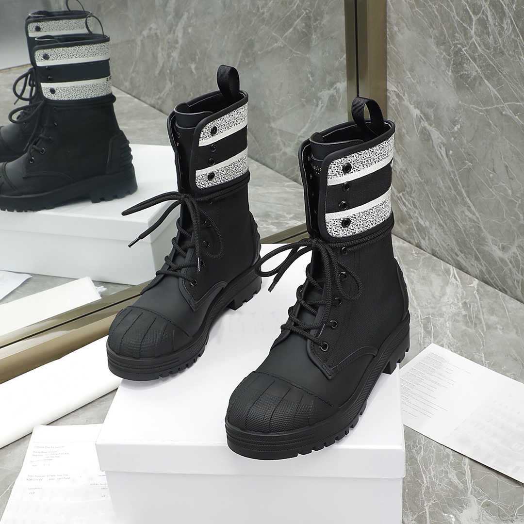 Quality fashion luxury designer boots upper leather edging explosion series non-slip rubber, Black
Quality fashion luxury designer boots upper leather edging explosion series non-slip rubber, Black