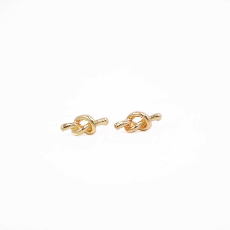 NEW Small Knot Stud Earring Cute Style Gold Silver Rose Three Color Optional Environmental protection material For Women
NEW Small Knot Stud Earring Cute Style Gold Silver Rose Three Color Optional Environmental protection material For Women
