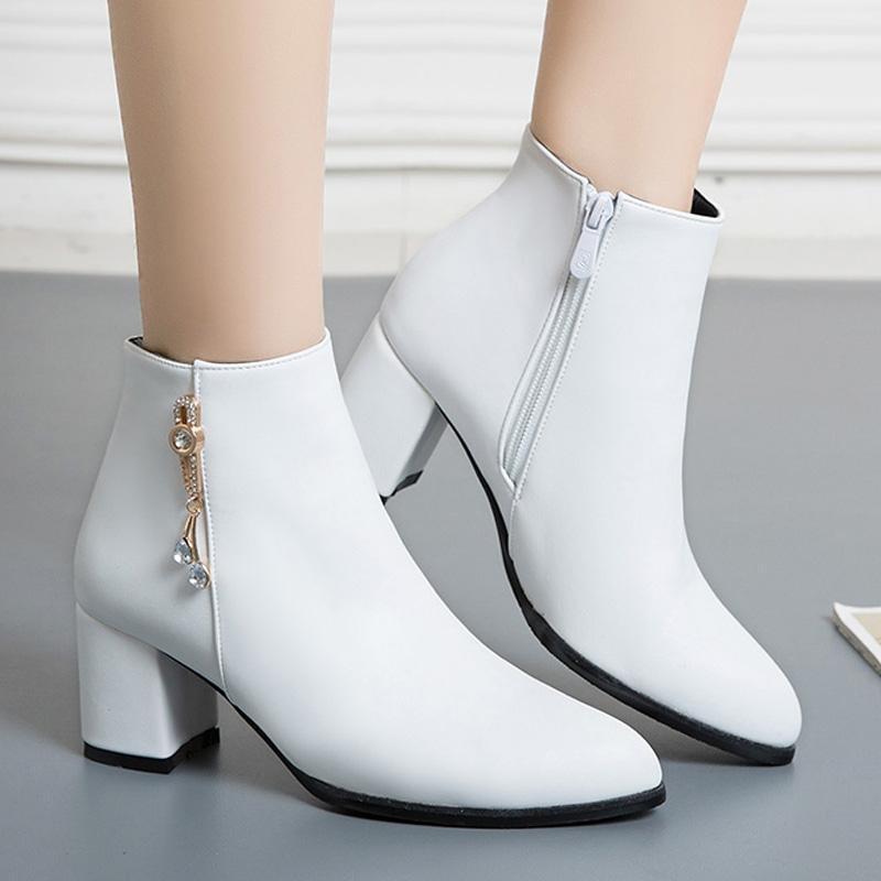 AIWEIYi Motorcycle Boots for Woman Round toe Black White Chunky High Heels Shoes Woman Rhinestone Platform Pumps1 
AIWEIYi Motorcycle Boots for Woman Round toe Black White Chunky High Heels Shoes Woman Rhinestone Platform Pumps1