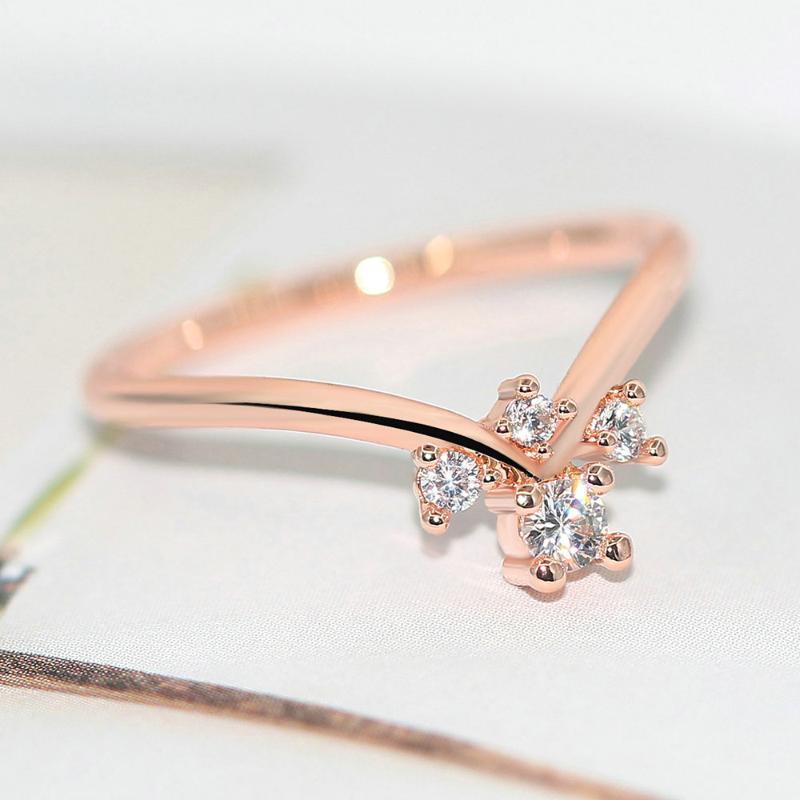 ZHOUYANG V Shape Rings For Women Simple Unique Small Zircon 3 Color Daily Birthday Gifts Finger Ring Fashion Jewelry R9131
ZHOUYANG V Shape Rings For Women Simple Unique Small Zircon 3 Color Daily Birthday Gifts Finger Ring Fashion Jewelry R9131