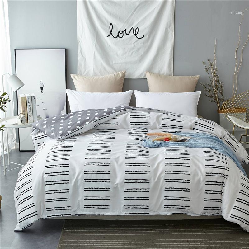 Classic double stripe design, white printing, simple duvet cover, duvet cover, bedding, single large double bed home textile1, White double stripes
Classic double stripe design, white printing, simple duvet cover, duvet cover, bedding, single large double bed home textile1, White double stripes