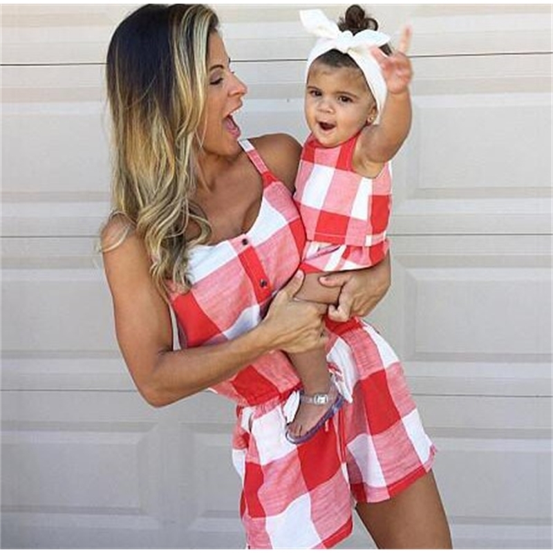 Mommy And Me Clothes Summer Dress Mom Girl Sets Plaid Short Sleeve Family Look Mother Daughter Family Outfits LJ201111, Watermelon red
Mommy And Me Clothes Summer Dress Mom Girl Sets Plaid Short Sleeve Family Look Mother Daughter Family Outfits LJ201111, Watermelon red