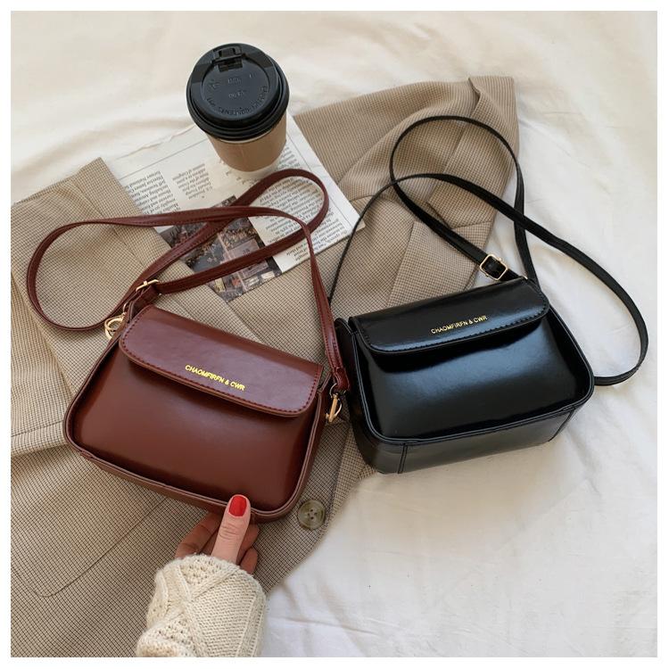 Textured ladies bag new trend autumn and winter fashion simple one shoulder messenger bag small square, Black
Textured ladies bag new trend autumn and winter fashion simple one shoulder messenger bag small square, Black