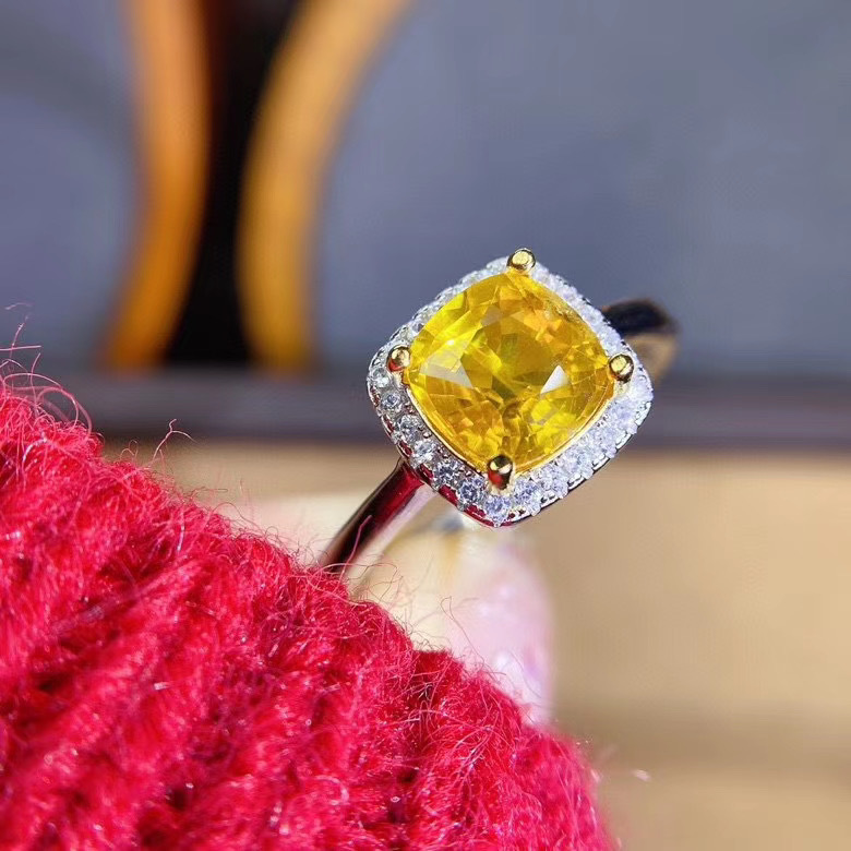 Birthday Gift Jewelry 100% Natural and real Yellow sapphire ring 925 sterling silver Fine handworked Ring J1208, Golden;silver
Birthday Gift Jewelry 100% Natural and real Yellow sapphire ring 925 sterling silver Fine handworked Ring J1208, Golden;silver