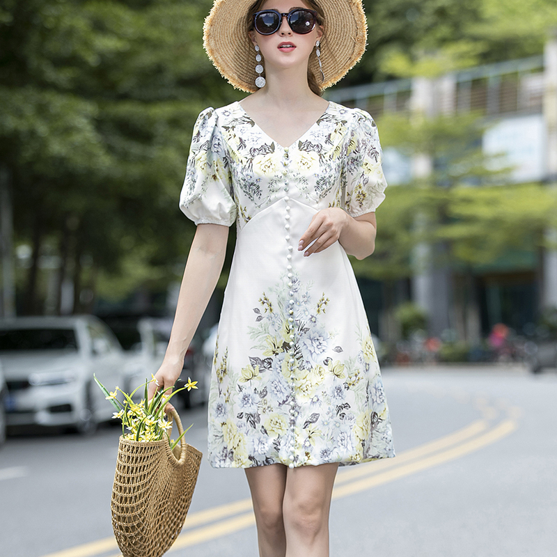 Retro-bohemian Sexy Impression with Cleavage v Short Sleeve Buttons Elegant Temperament Dress Fine Women' Clothes High-quality New 0wek, Multiple
Retro-bohemian Sexy Impression with Cleavage v Short Sleeve Buttons Elegant Temperament Dress Fine Women' Clothes High-quality New 0wek, Multiple