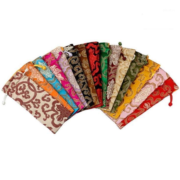 Rich Flower Cloth Drawstring Bag Chinese Silk Brocade Jewelry Necklace Gift Pouch Comb Trinket Storage Pocket Wholesale1
Rich Flower Cloth Drawstring Bag Chinese Silk Brocade Jewelry Necklace Gift Pouch Comb Trinket Storage Pocket Wholesale1