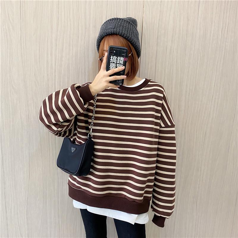Autumn Winter New Plus Velvet Sweatshirt Women Round Neck Thick Brown Striped Sweatshirt Casual Loose Long Sleeve Pullover Tops, Coffee stripe
Autumn Winter New Plus Velvet Sweatshirt Women Round Neck Thick Brown Striped Sweatshirt Casual Loose Long Sleeve Pullover Tops, Coffee stripe