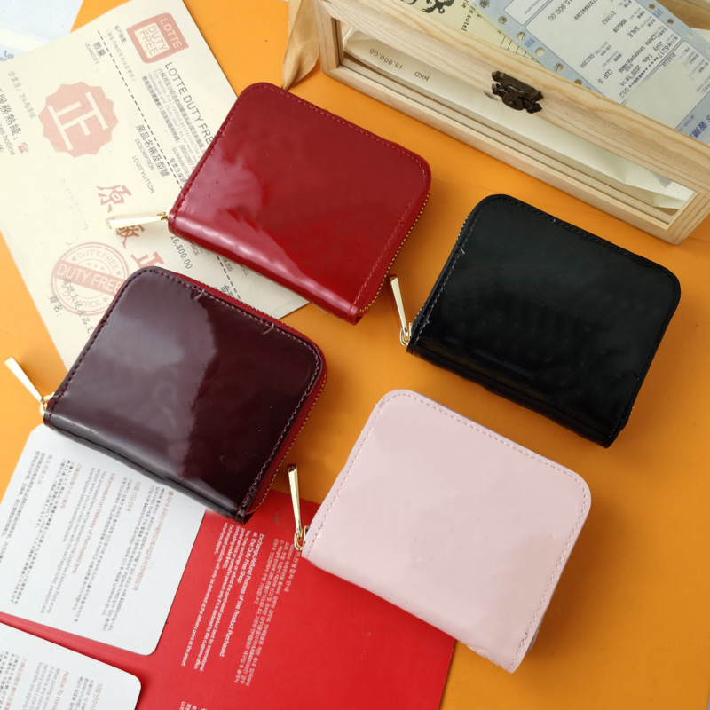 M60067 Sarah Wallet Top Quality Zipper Wallets Design Key Card Coin Holders Purse Patent Leather Mini Pochette Clutch Bag With Box
M60067 Sarah Wallet Top Quality Zipper Wallets Design Key Card Coin Holders Purse Patent Leather Mini Pochette Clutch Bag With Box