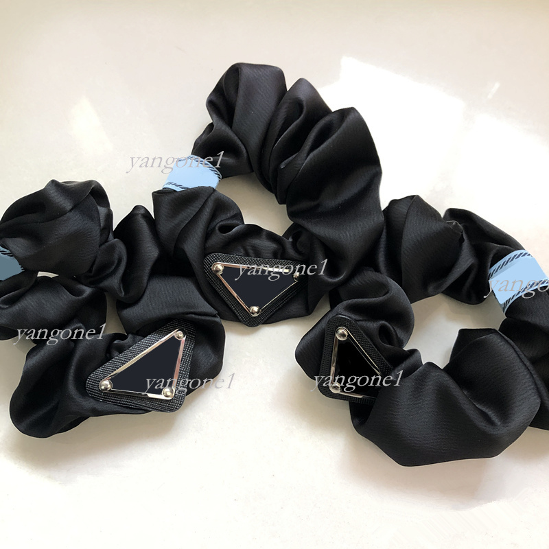 New TOP quality Headband For Women Fashion High quality headbands letter hair Accessories tie head rope hairpin jewelry party gift
New TOP quality Headband For Women Fashion High quality headbands letter hair Accessories tie head rope hairpin jewelry party gift