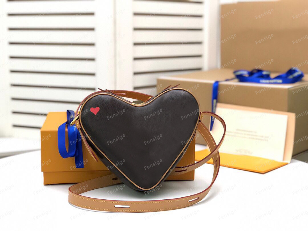 Canvas Crossbody ON COEUR Mini M57456 Red Shaped Calf Handbag Shoulder Leather Heart Desinger Embossed Evening GAME Women Bag Purse Qmjcw
Canvas Crossbody ON COEUR Mini M57456 Red Shaped Calf Handbag Shoulder Leather Heart Desinger Embossed Evening GAME Women Bag Purse Qmjcw