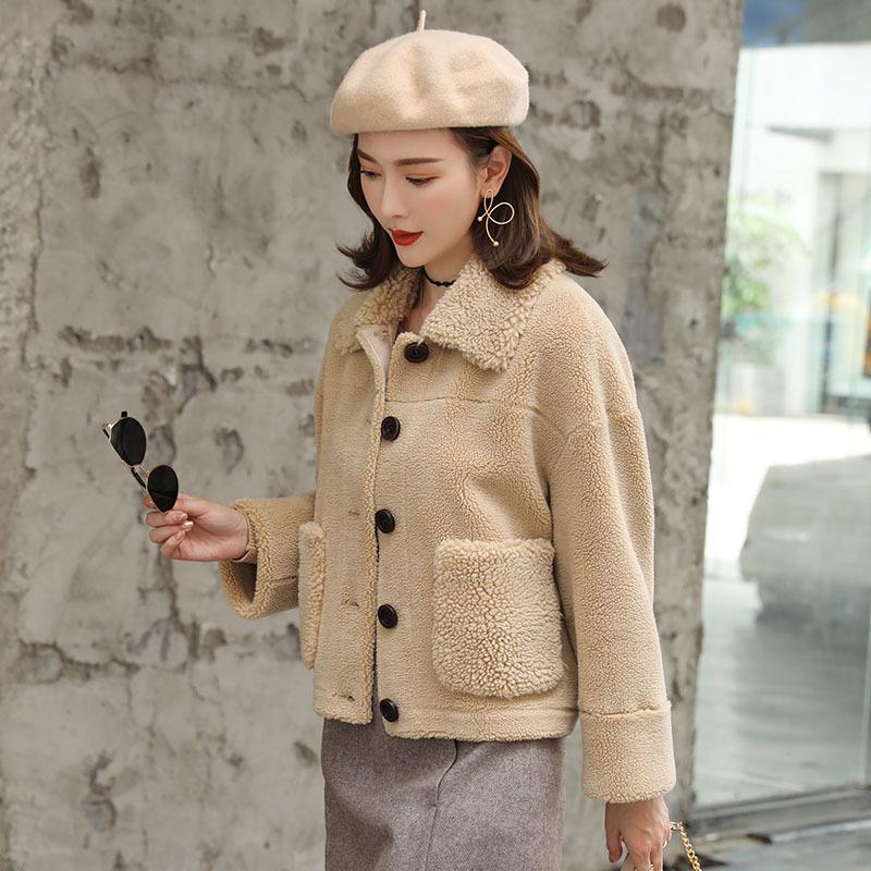 2020 New Winter Leisure Loose Button Women Faux Fur Overcoat Warm High Quality Ladies Coat Fashion Casual Female Outerwear, Red
2020 New Winter Leisure Loose Button Women Faux Fur Overcoat Warm High Quality Ladies Coat Fashion Casual Female Outerwear, Red