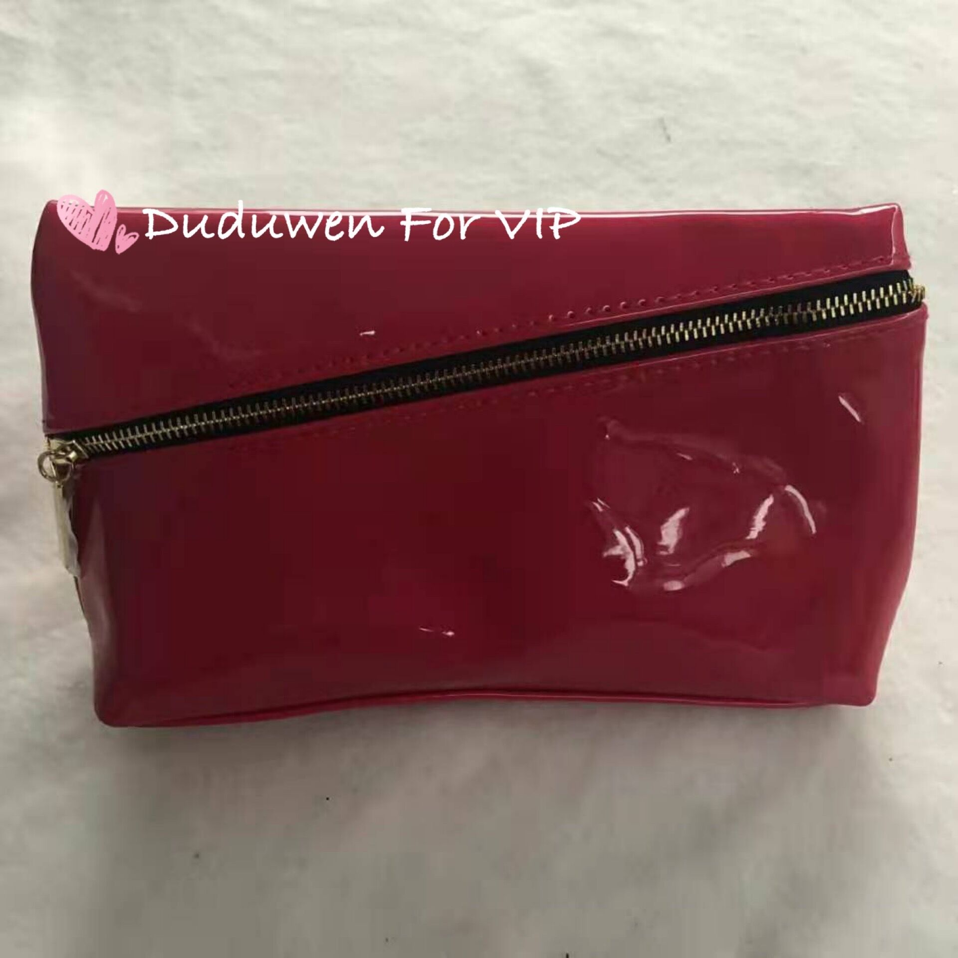 duduwenforvip Y fashion glossy red with zipper bag elegant beauty cosmetic case luxury makeup organizer bag with plastic dust bag
duduwenforvip Y fashion glossy red with zipper bag elegant beauty cosmetic case luxury makeup organizer bag with plastic dust bag