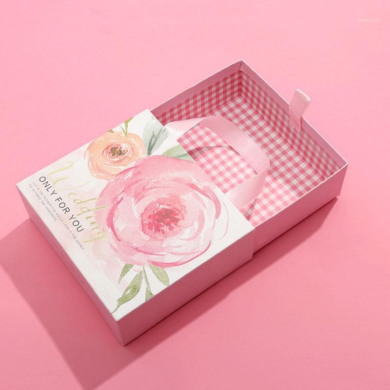 Hot Sale Gold Foil Wedding Gifts Packaging Box New Design Gift Box With Bag Handle Drawer Cardboard boxes 4PCS1
Hot Sale Gold Foil Wedding Gifts Packaging Box New Design Gift Box With Bag Handle Drawer Cardboard boxes 4PCS1