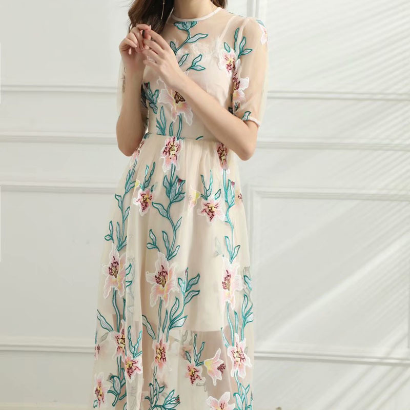 2021 Summer Runway New Retroethnic Embroidered Sexy Flowers Short Tulle Mid-length Dress with High Quality Women's Clothes I4k1, Multiple
2021 Summer Runway New Retroethnic Embroidered Sexy Flowers Short Tulle Mid-length Dress with High Quality Women's Clothes I4k1, Multiple