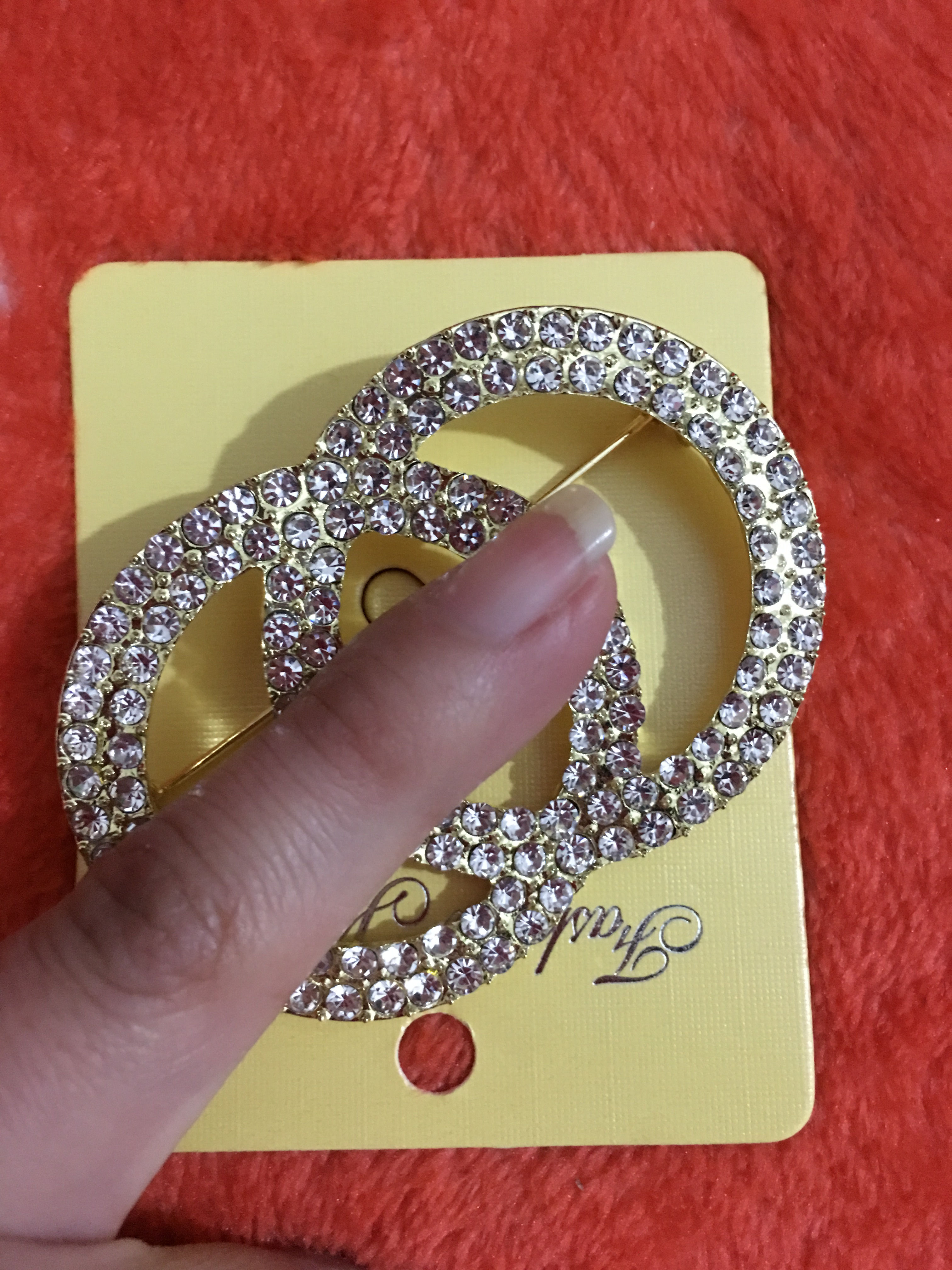 2021 new hot selling all-match high quality crystal brooch designer smooth letter brooch ladies clothing gift accessories fast delivery
2021 new hot selling all-match high quality crystal brooch designer smooth letter brooch ladies clothing gift accessories fast delivery