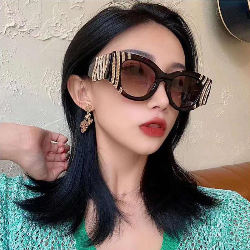 QPeClou New Fashion Luxury Oversized Square Sunglasses Women Men Metal Punk Sun Glasses Female Color Show Shades
QPeClou New Fashion Luxury Oversized Square Sunglasses Women Men Metal Punk Sun Glasses Female Color Show Shades