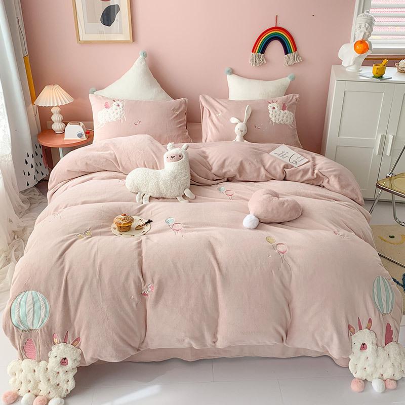Winter Kids Cartoon Milk Velvet Warm Four-piece Bedding Set Thicken Snow Fleece Duvet Cover Pillowcase Sheets Room Decor, Pink
Winter Kids Cartoon Milk Velvet Warm Four-piece Bedding Set Thicken Snow Fleece Duvet Cover Pillowcase Sheets Room Decor, Pink