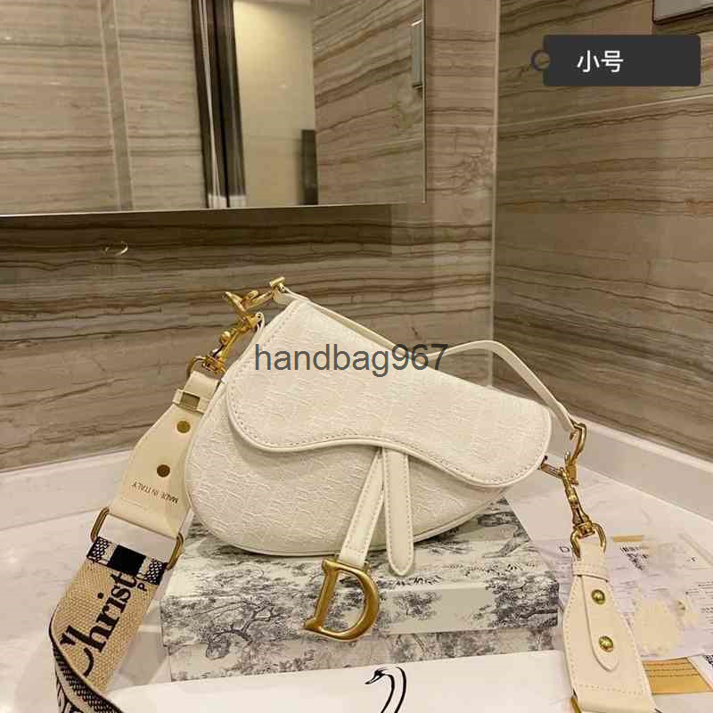 Fashion Luxury CD Handbags D Bags Saddle Bag Classic White Old Flower Hand Single Shoulder Messenger Women's Letter Strap Retro BG70
Fashion Luxury CD Handbags D Bags Saddle Bag Classic White Old Flower Hand Single Shoulder Messenger Women's Letter Strap Retro BG70