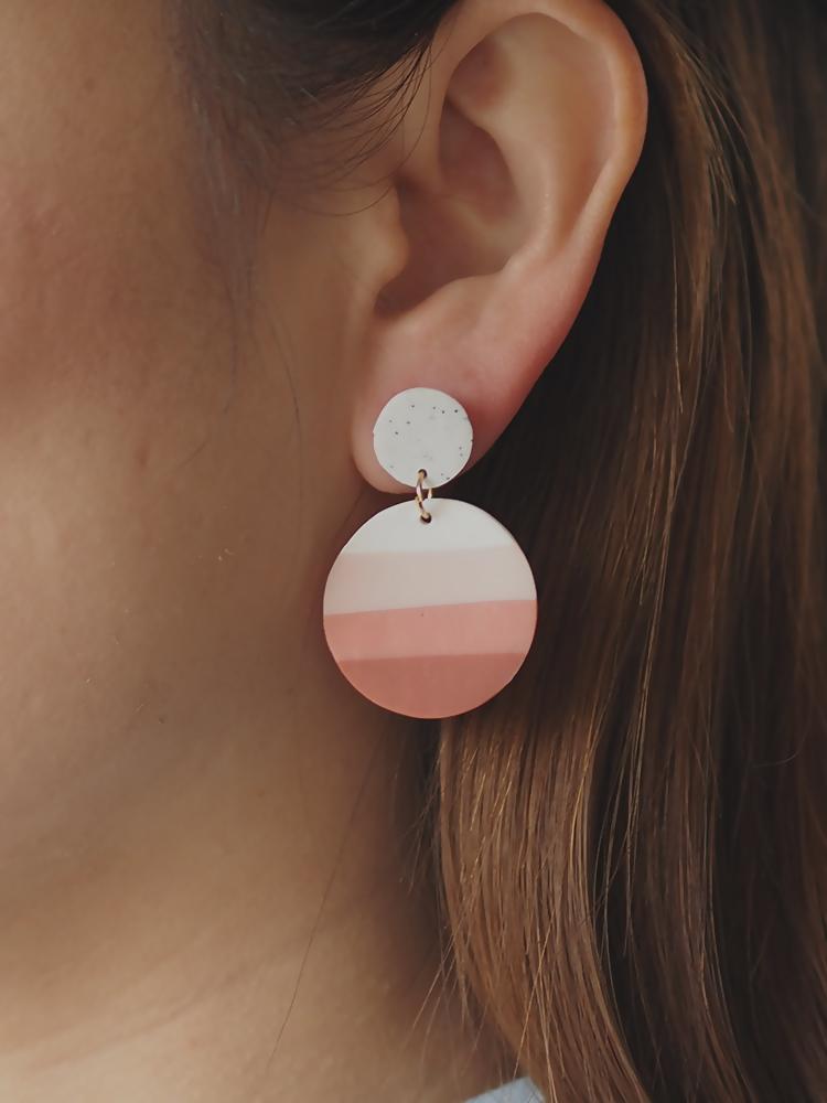 2021 Women's Fashion Unusual Polymer Clay Round Small Cute Earrings Trendy Pendants Ring Jewelry For Women Brincos Orecchini
2021 Women's Fashion Unusual Polymer Clay Round Small Cute Earrings Trendy Pendants Ring Jewelry For Women Brincos Orecchini