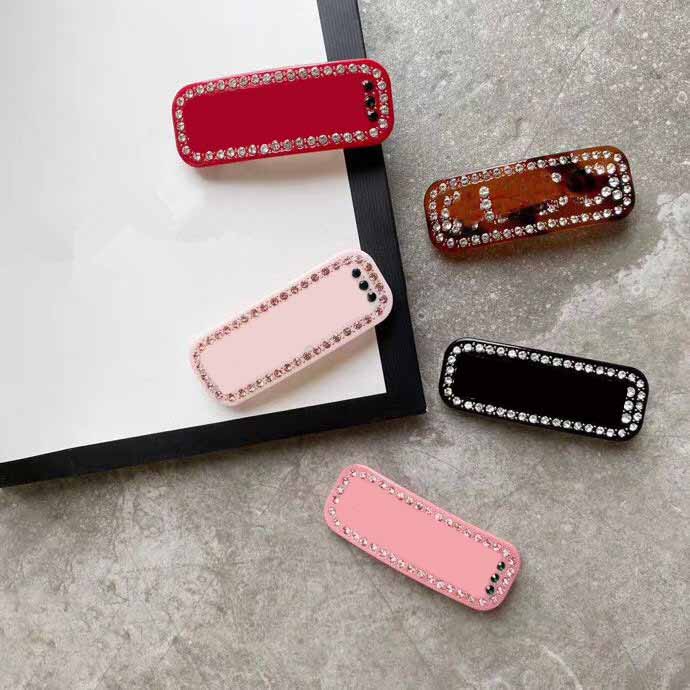 TOP quality Charm Jewelry Women Hair Clip Barrettes Letters fashion Barrettes Gift for Love New Arrival
TOP quality Charm Jewelry Women Hair Clip Barrettes Letters fashion Barrettes Gift for Love New Arrival