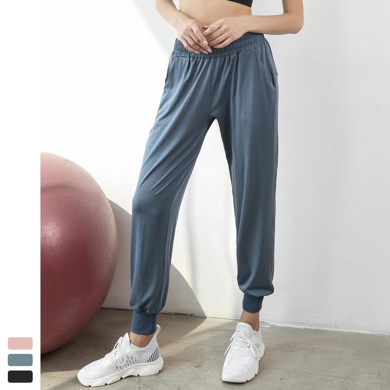 Woman Breathable Sports Trousers Solid Color Stretchy Slim Fit Running Breathable Cycling Leggings Quick Dry Loose Pants, Black
Woman Breathable Sports Trousers Solid Color Stretchy Slim Fit Running Breathable Cycling Leggings Quick Dry Loose Pants, Black