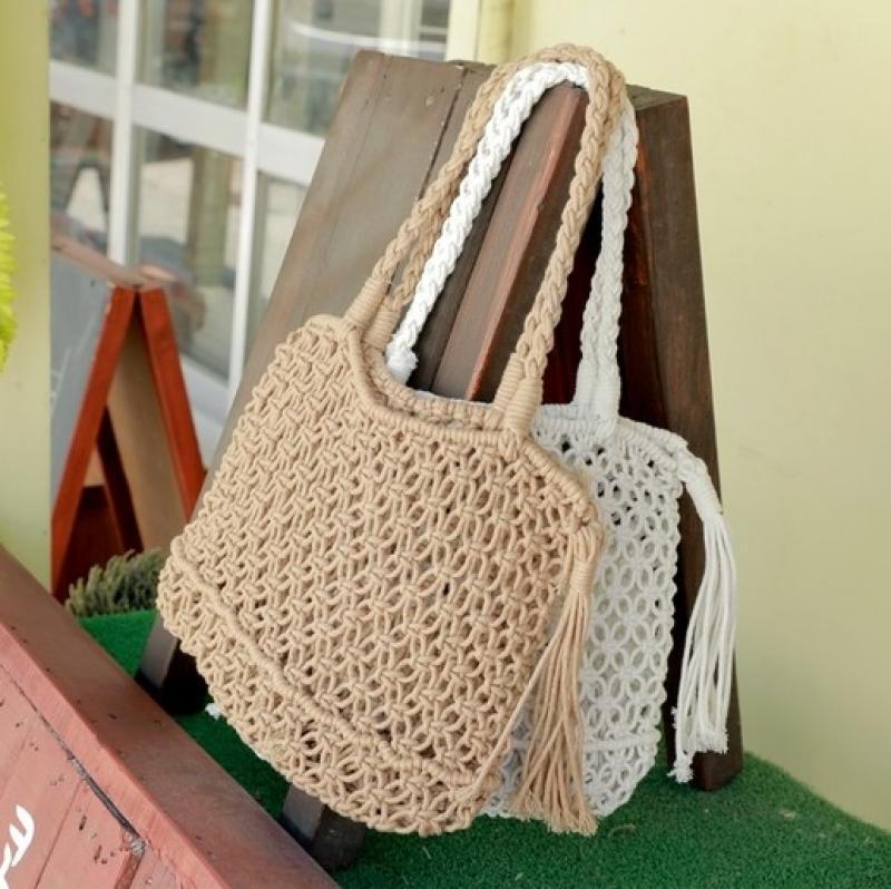 Summer Hollow Out Hand-woven Women Shoulder Bags Casual Tassel Beach Straw Bags For Women Rope Woven Net Women's Handbags Purse, Beige
Summer Hollow Out Hand-woven Women Shoulder Bags Casual Tassel Beach Straw Bags For Women Rope Woven Net Women's Handbags Purse, Beige