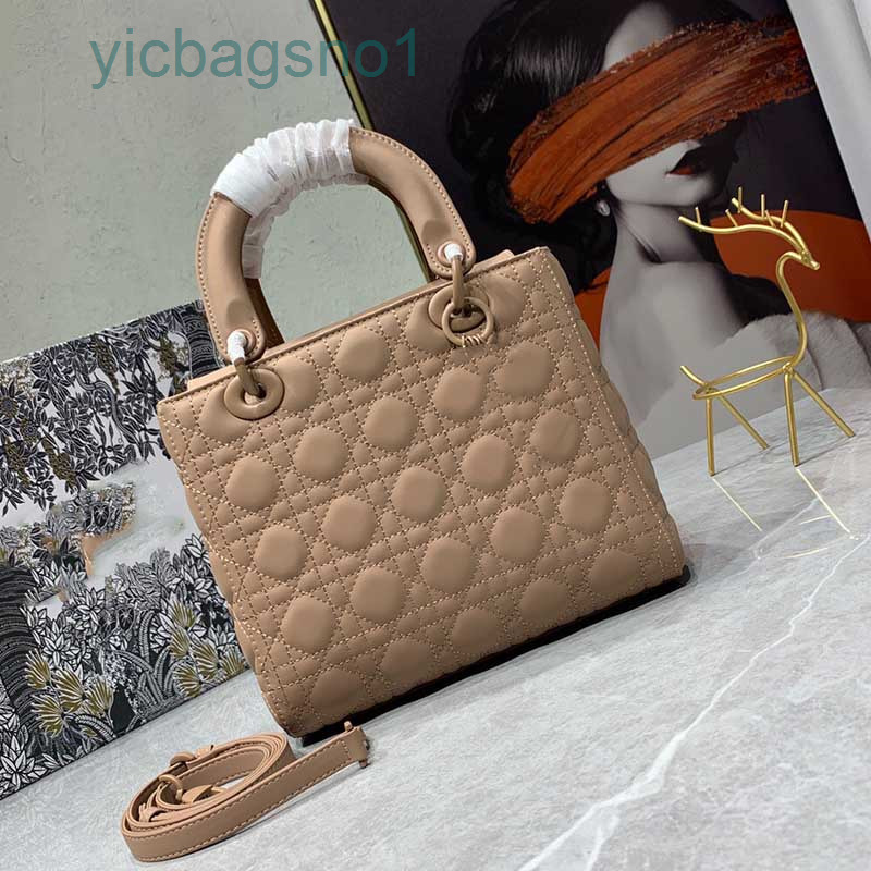 Luxury D bags Women Designers Bag with Box top quality genuine Ultra-matte leather brand Shoulder Bags handbag, Blue
Luxury D bags Women Designers Bag with Box top quality genuine Ultra-matte leather brand Shoulder Bags handbag, Blue