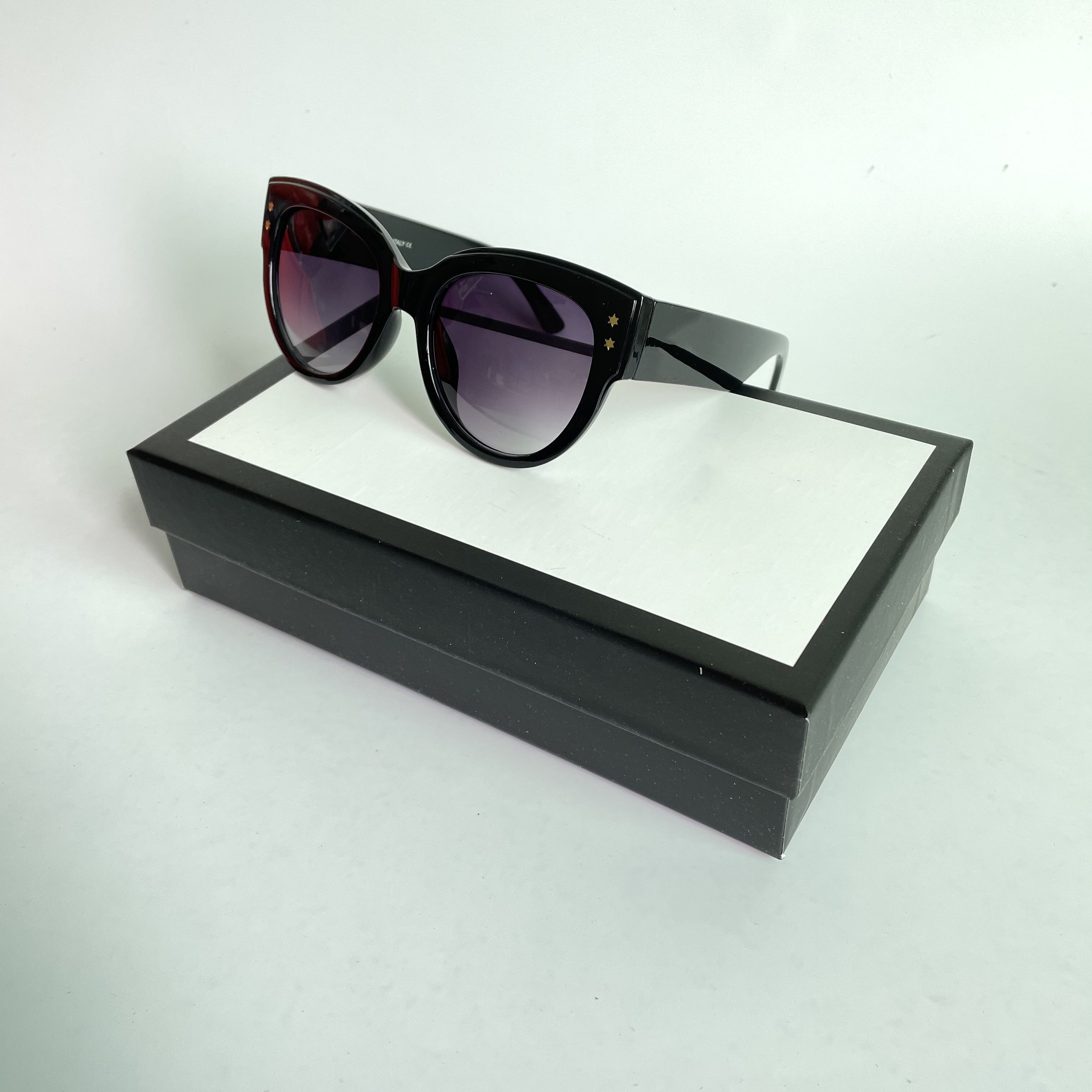 Big Frame Color Striped Ladies Sunglasses Fashion Designer Touring Glasses Elegant Luxury Design Eyewear ppfashionshop
Big Frame Color Striped Ladies Sunglasses Fashion Designer Touring Glasses Elegant Luxury Design Eyewear ppfashionshop