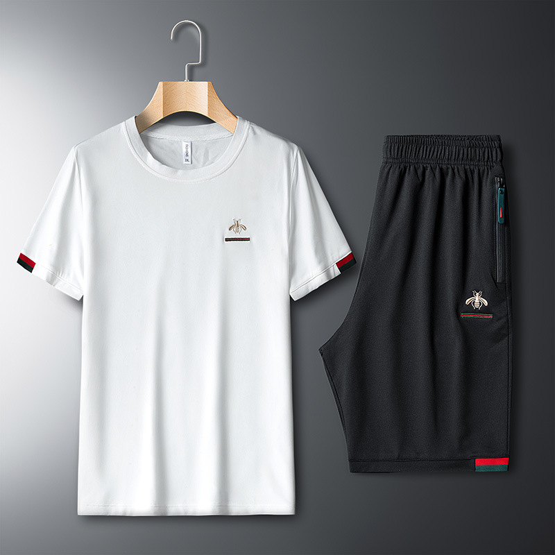 2021 New Male Embroidered with of Two Fitness Pieces Sports Short Sleeve Suit T-shirt Shorts 2 Piece Together XT5U, 388 black
2021 New Male Embroidered with of Two Fitness Pieces Sports Short Sleeve Suit T-shirt Shorts 2 Piece Together XT5U, 388 black