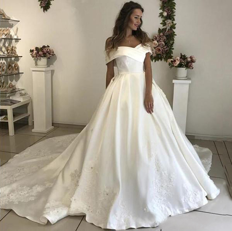 Off Shoulder Lace Ball Gown Wedding Dresses with Beaded Appliques Court Train Cap Sleeves Satin Lace up Back Bridal Gowns, White
Off Shoulder Lace Ball Gown Wedding Dresses with Beaded Appliques Court Train Cap Sleeves Satin Lace up Back Bridal Gowns, White