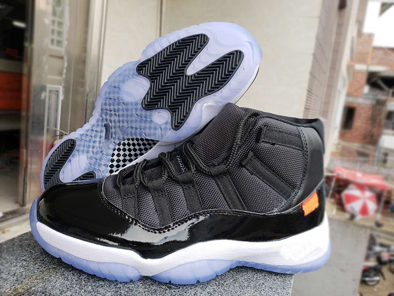 New jointly-designed Off 11 Space Jam Men Basketball Shoes Becaverton Oregon USA c.1985 Black athletic sneakers outdoor trainer mens shoes
New jointly-designed Off 11 Space Jam Men Basketball Shoes Becaverton Oregon USA c.1985 Black athletic sneakers outdoor trainer mens shoes