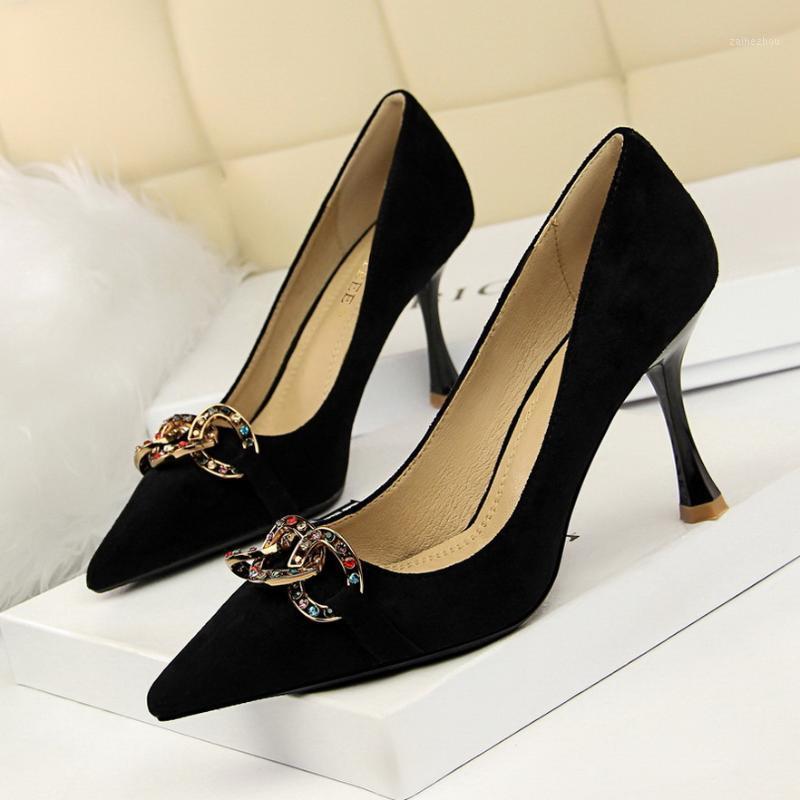 Koovan Women's Pumps 2020 Elegant Suede Women Pumps High Heels Rhinestone Flower Wedding Shoes Design Pointed Toe Shoes 9.5CM1, Black
Koovan Women's Pumps 2020 Elegant Suede Women Pumps High Heels Rhinestone Flower Wedding Shoes Design Pointed Toe Shoes 9.5CM1, Black